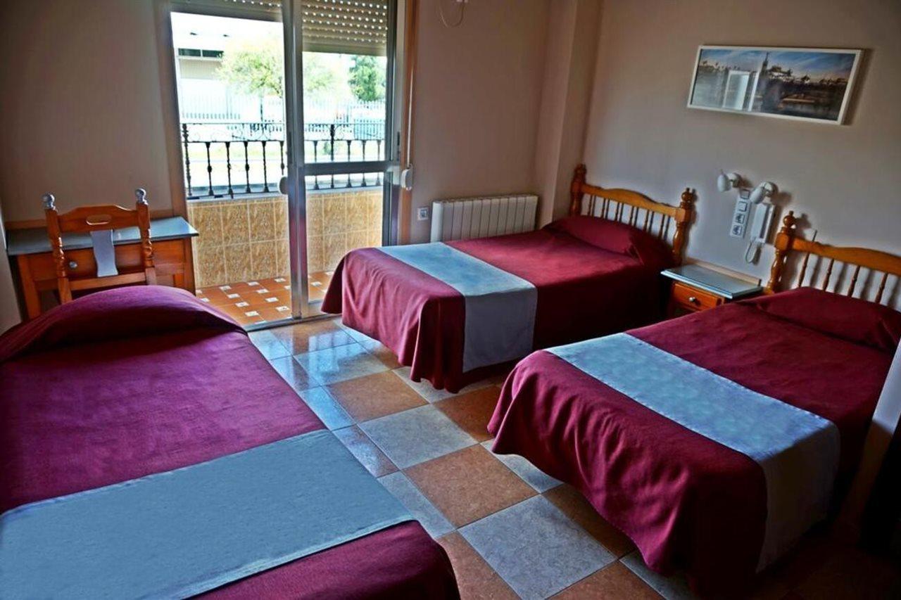 Hostal Alamare Sevilla Bagian luar foto