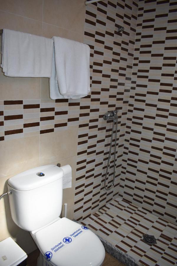 Hostal Alamare Sevilla Bagian luar foto