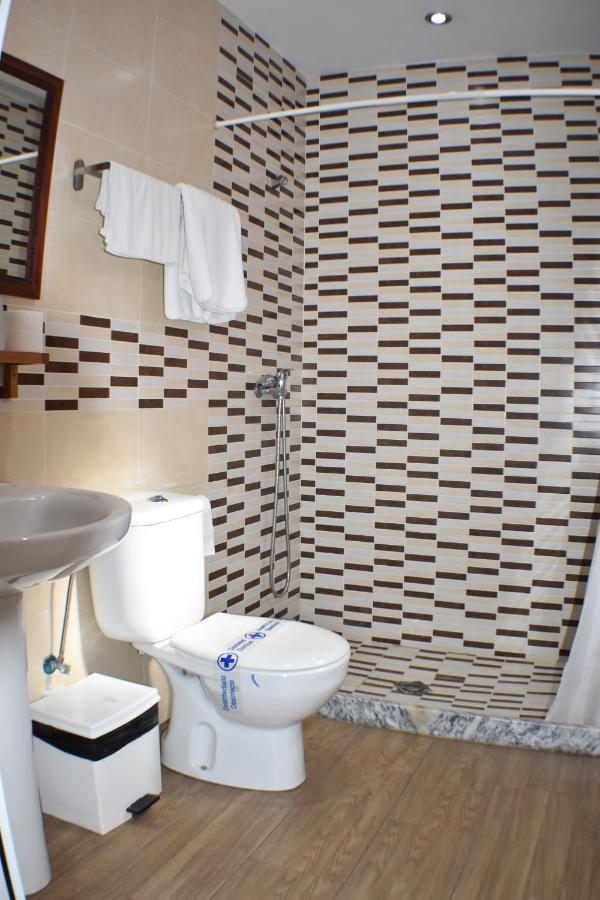 Hostal Alamare Sevilla Bagian luar foto