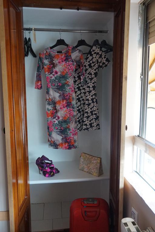 Hostal Alamare Sevilla Bagian luar foto