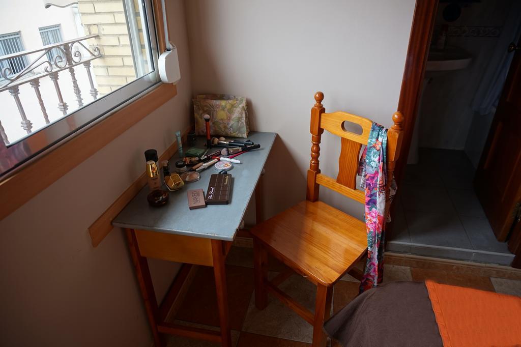Hostal Alamare Sevilla Bagian luar foto
