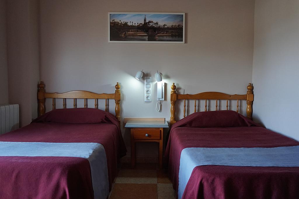 Hostal Alamare Sevilla Bagian luar foto