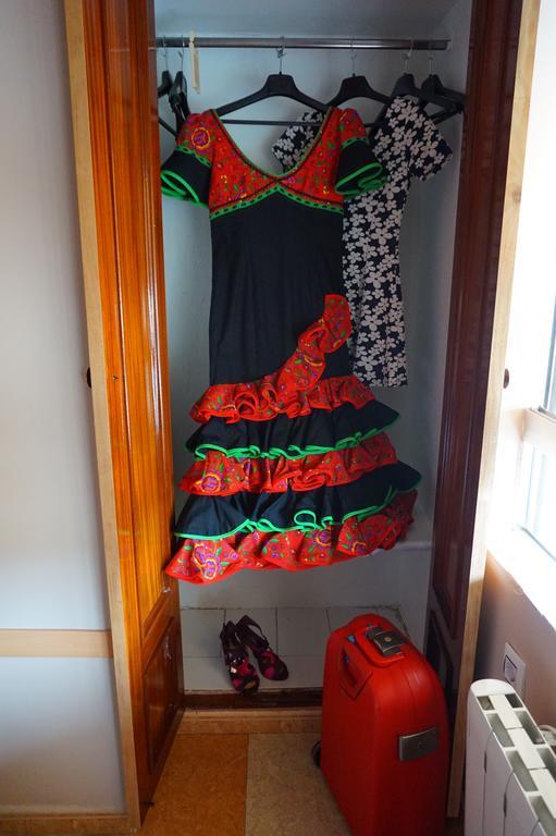 Hostal Alamare Sevilla Bagian luar foto