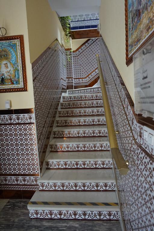 Hostal Alamare Sevilla Bagian luar foto