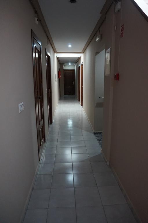 Hostal Alamare Sevilla Bagian luar foto